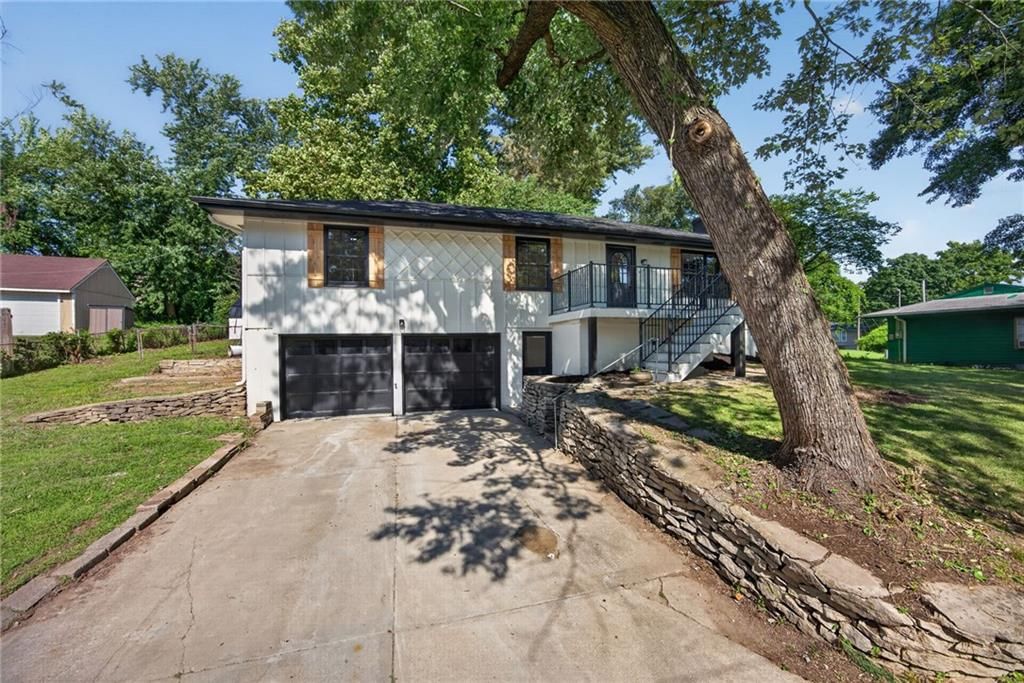 5704 Ewing Avenue — photo 3