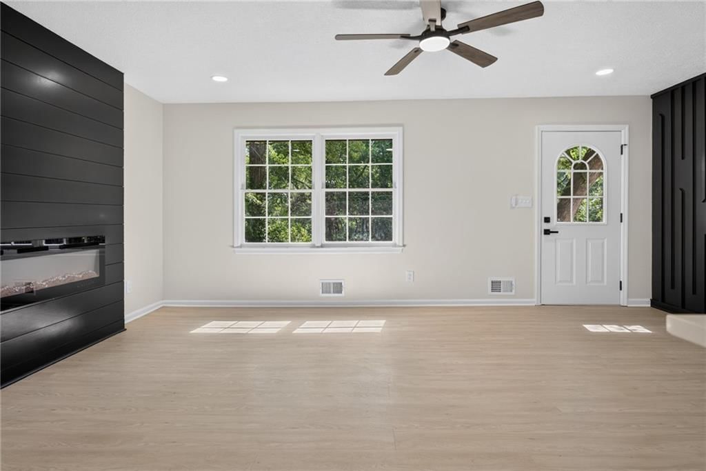 5704 Ewing Avenue — photo 8