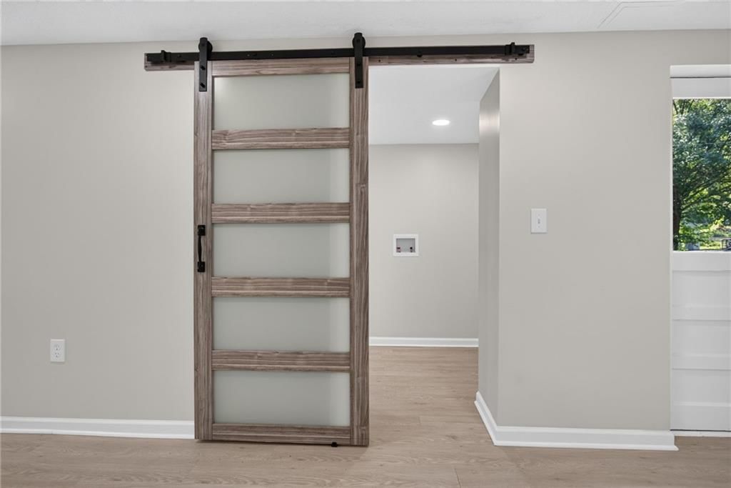 5704 Ewing Avenue — photo 33