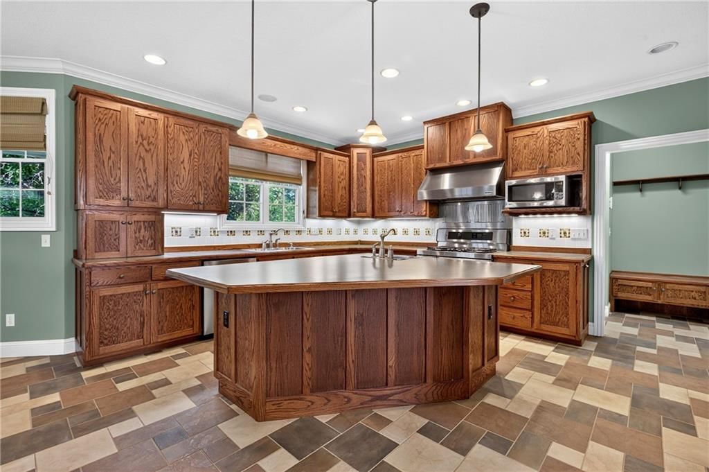 1210 Cedar Crest Circle — photo 10
