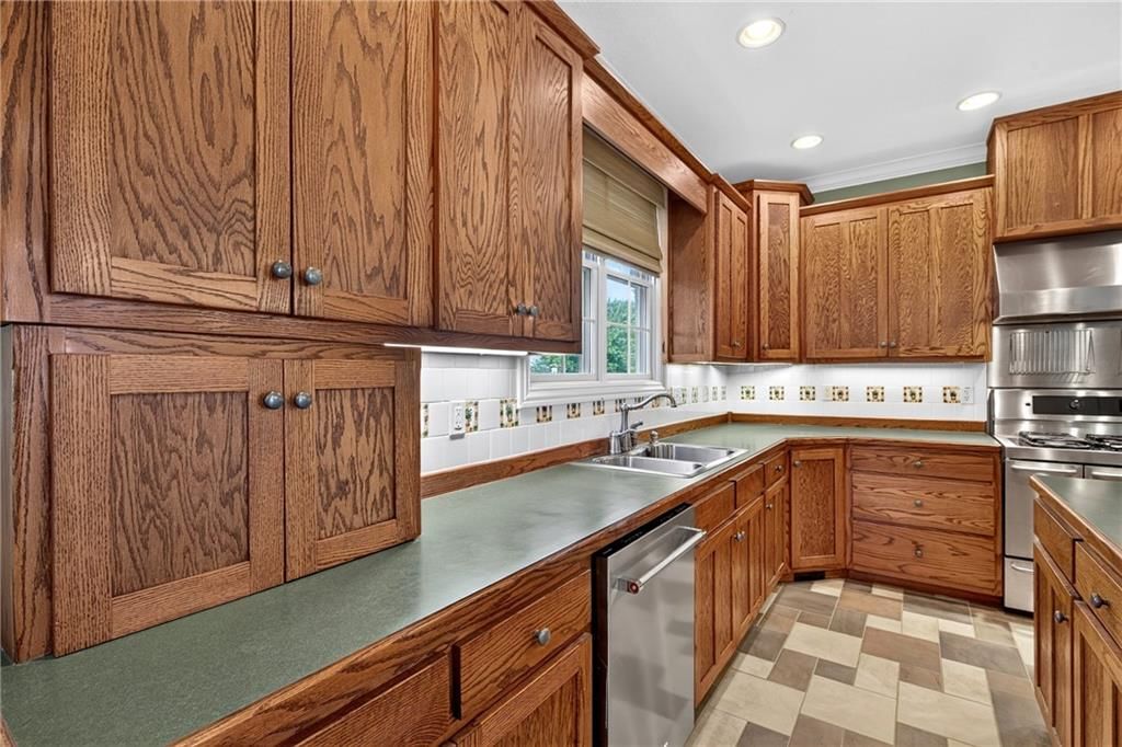 1210 Cedar Crest Circle — photo 12