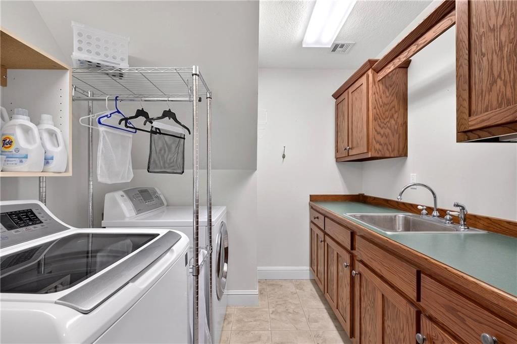 1210 Cedar Crest Circle — photo 42