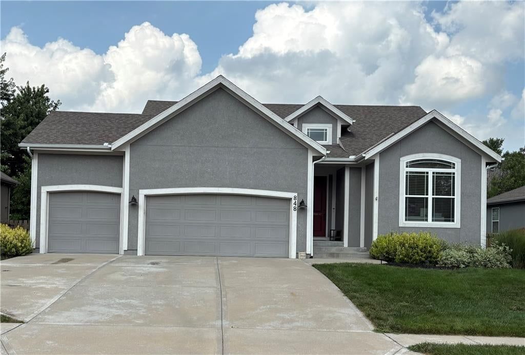 848 N Alder Street — photo 1