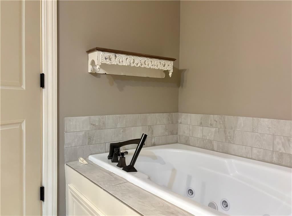 848 N Alder Street — photo 19