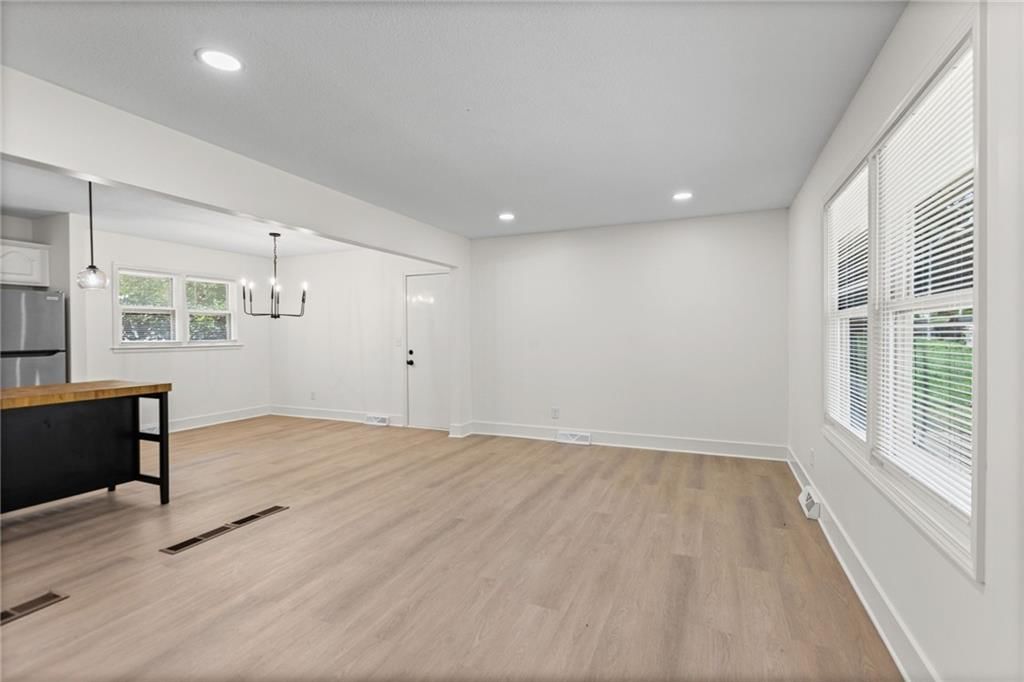11810 Smalley Avenue — photo 2