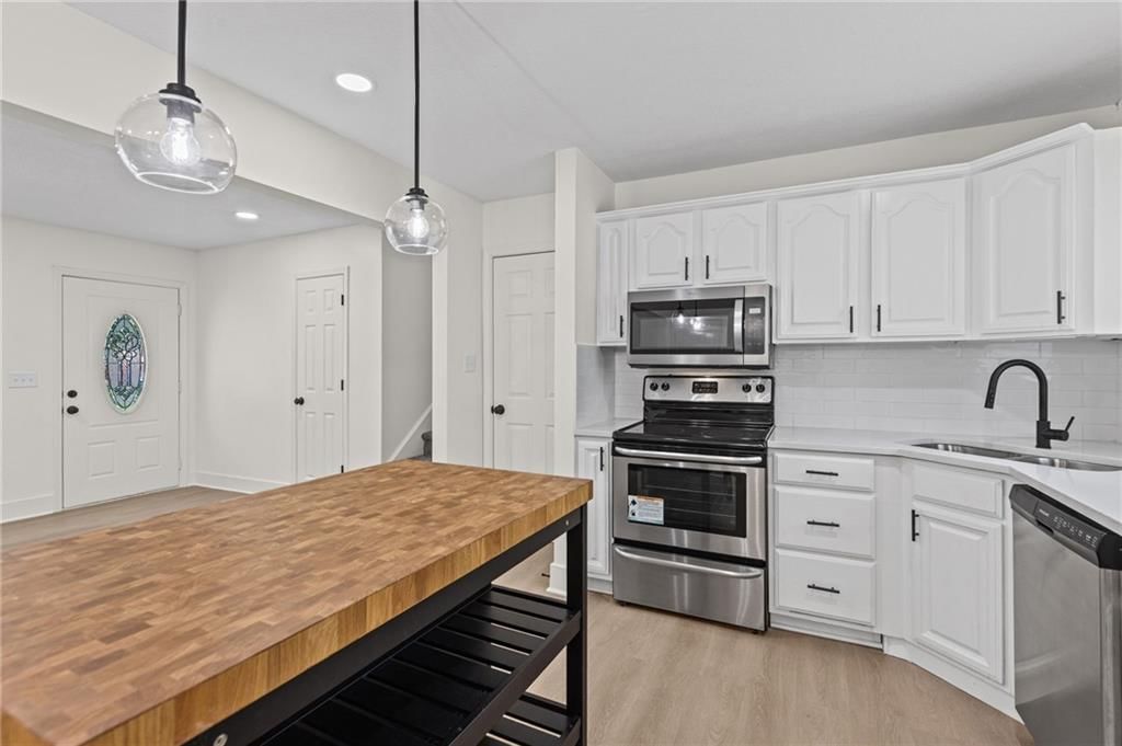 11810 Smalley Avenue — photo 7