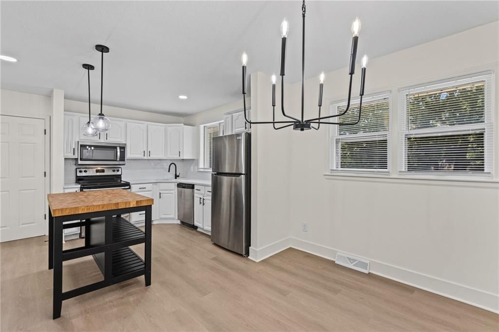 11810 Smalley Avenue — photo 8