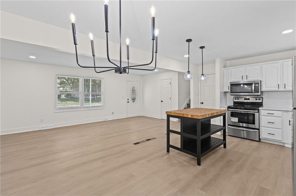 11810 Smalley Avenue — photo 10