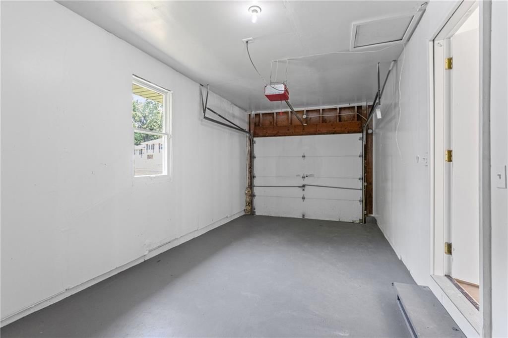 11810 Smalley Avenue — photo 28