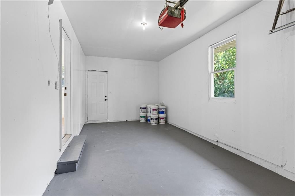 11810 Smalley Avenue — photo 29