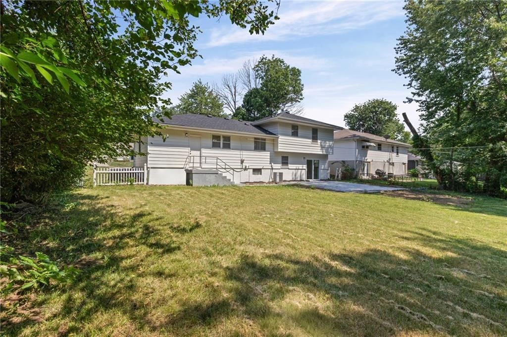 11810 Smalley Avenue — photo 36
