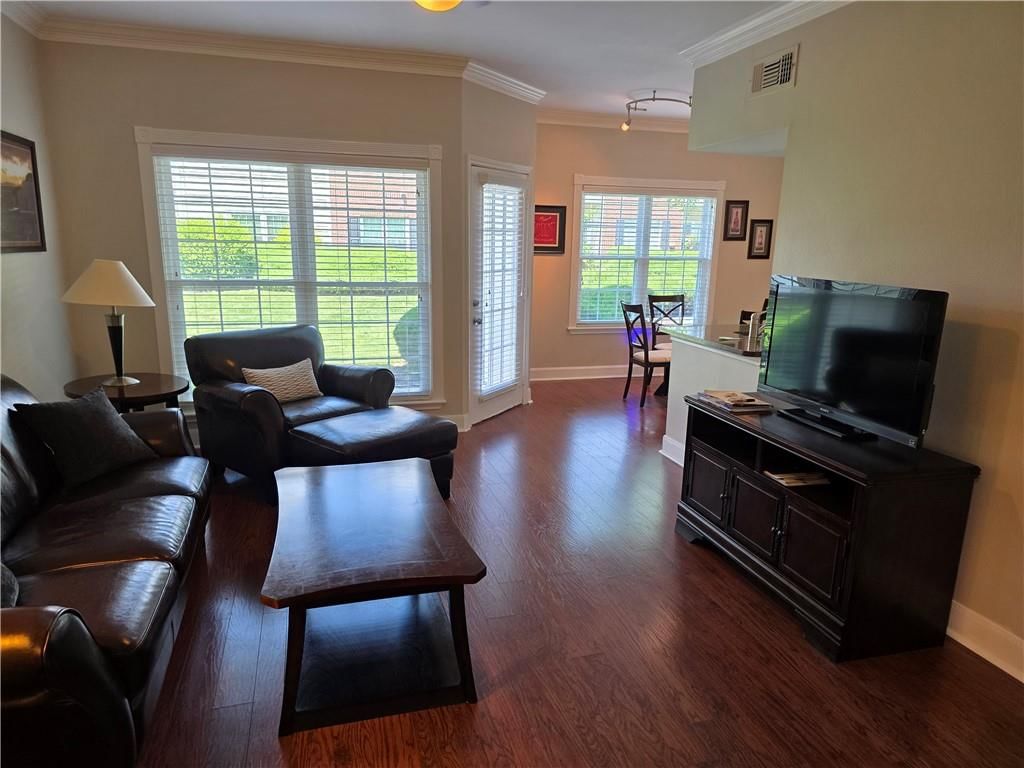 11628 TOMAHAWK CREEK Parkway — photo 3