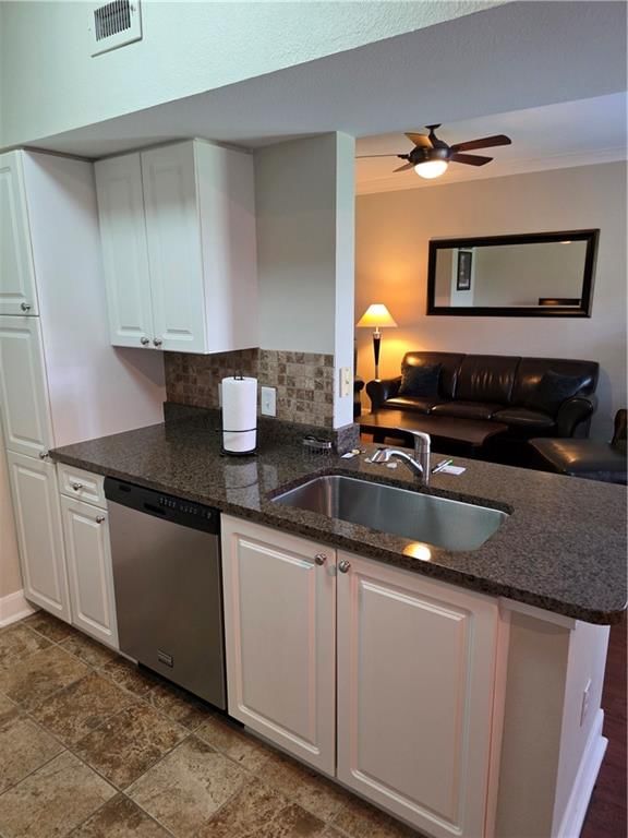 11628 TOMAHAWK CREEK Parkway — photo 9