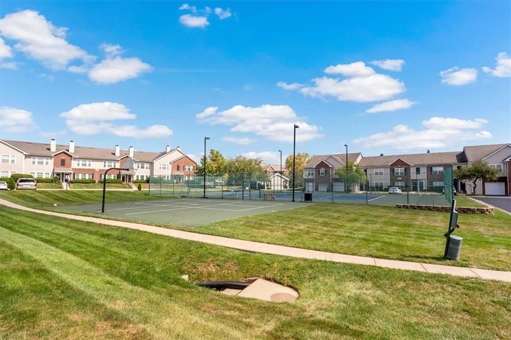 11628 TOMAHAWK CREEK Parkway — photo 24