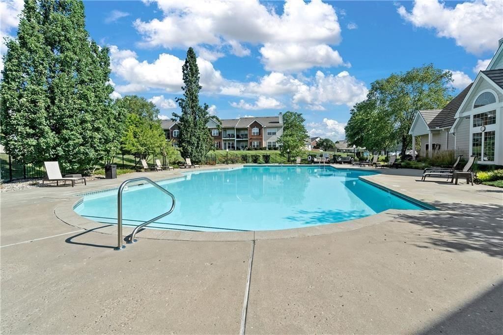 11628 TOMAHAWK CREEK Parkway — photo 25
