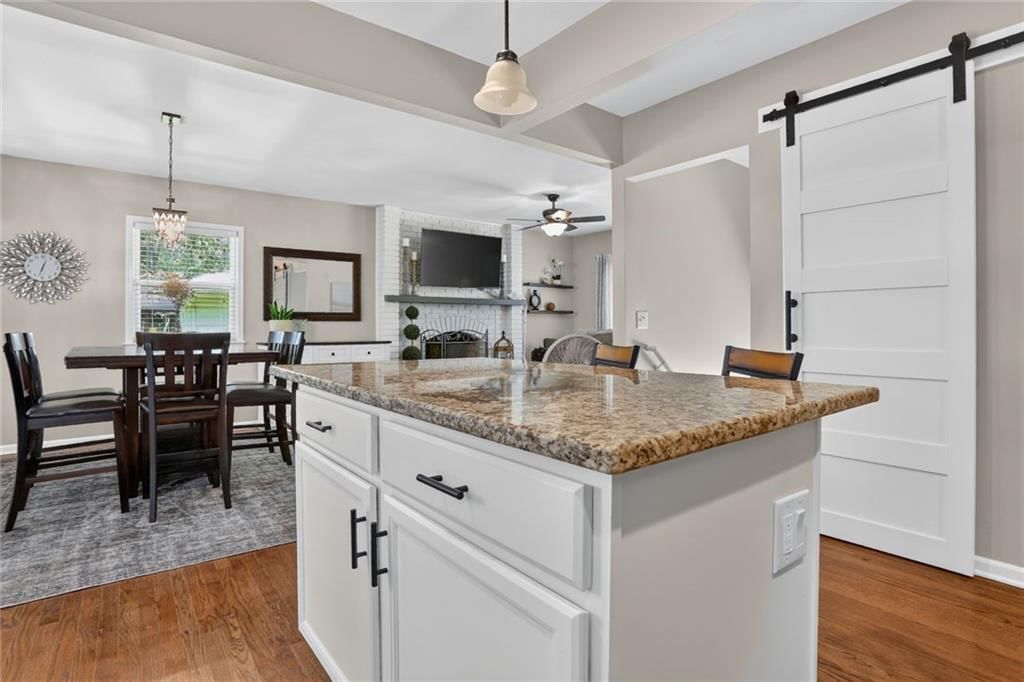 1410 S 50th Drive — photo 7