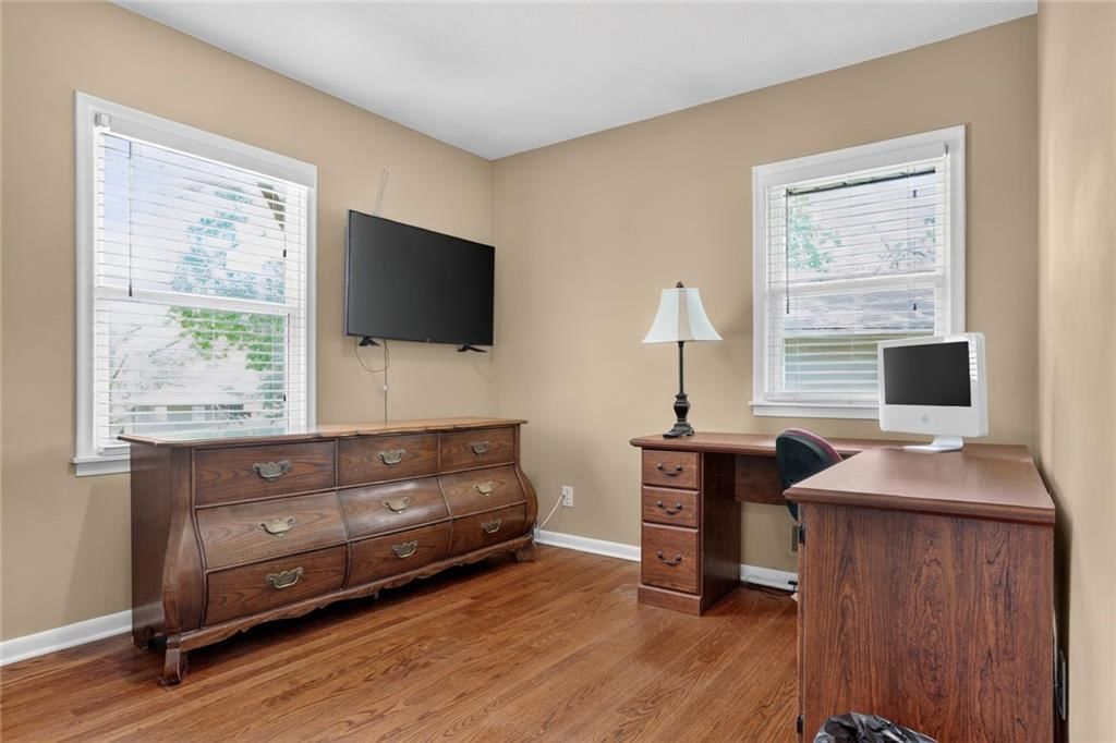 1410 S 50th Drive — photo 11