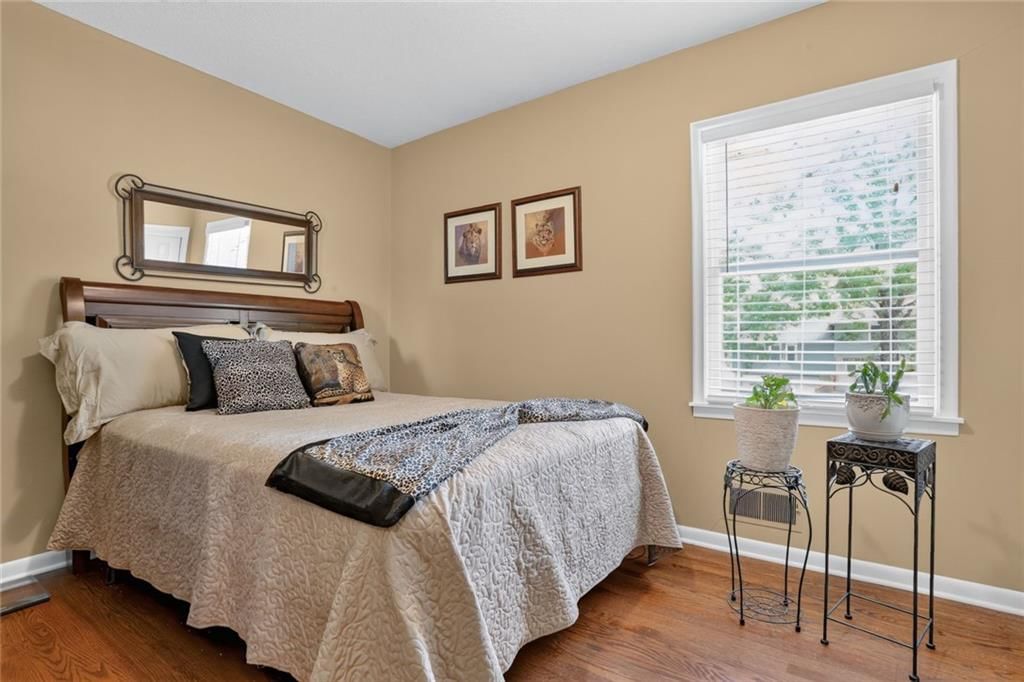 1410 S 50th Drive — photo 12