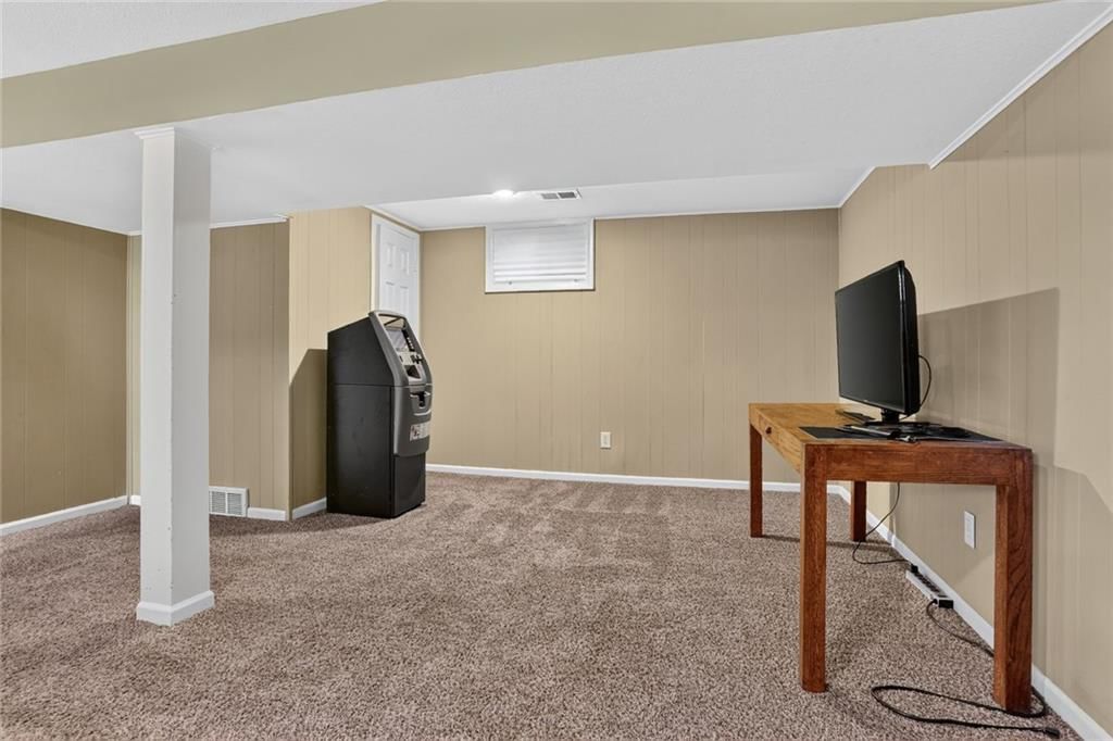 1410 S 50th Drive — photo 14
