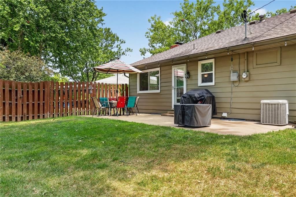 1410 S 50th Drive — photo 17