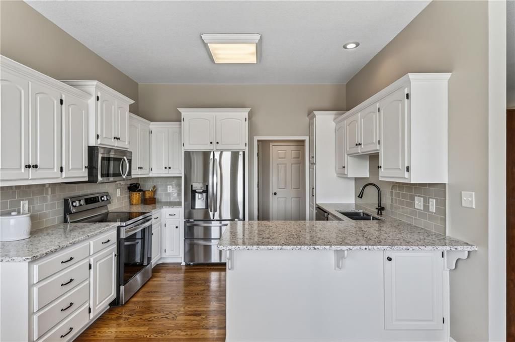 1126 N Glenview Avenue — photo 11