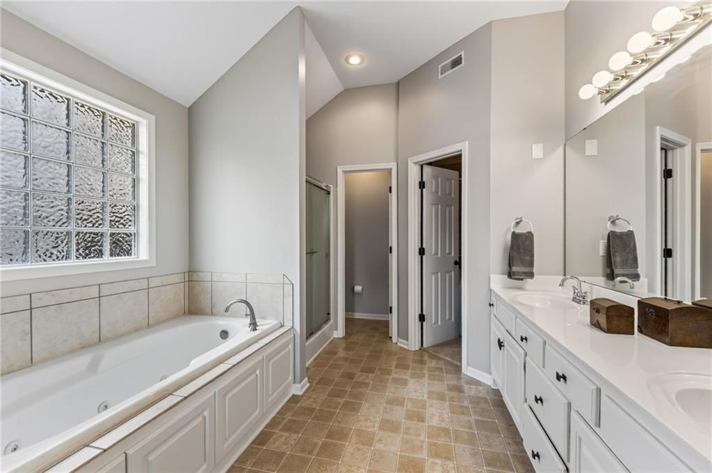 1126 N Glenview Avenue — photo 17