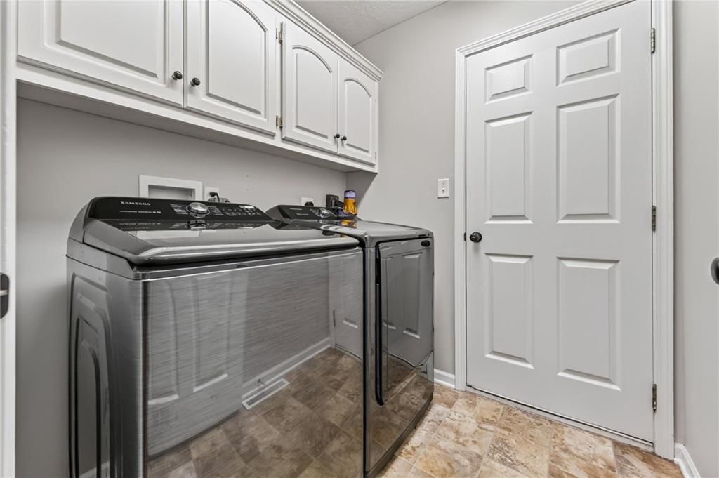 1126 N Glenview Avenue — photo 26