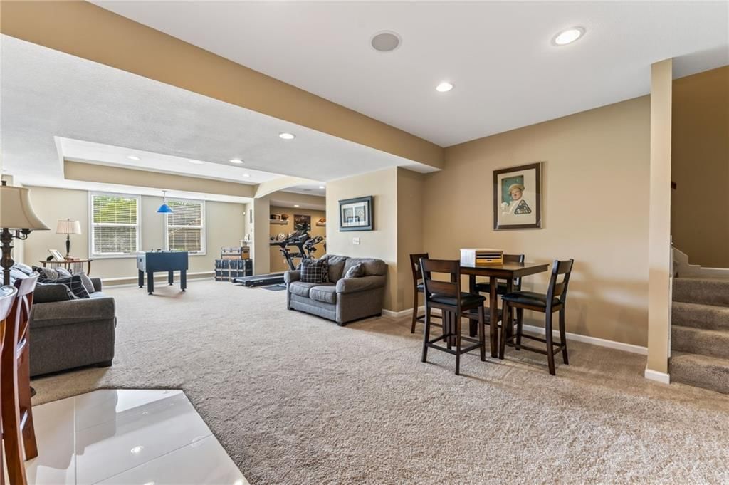 1126 N Glenview Avenue — photo 30