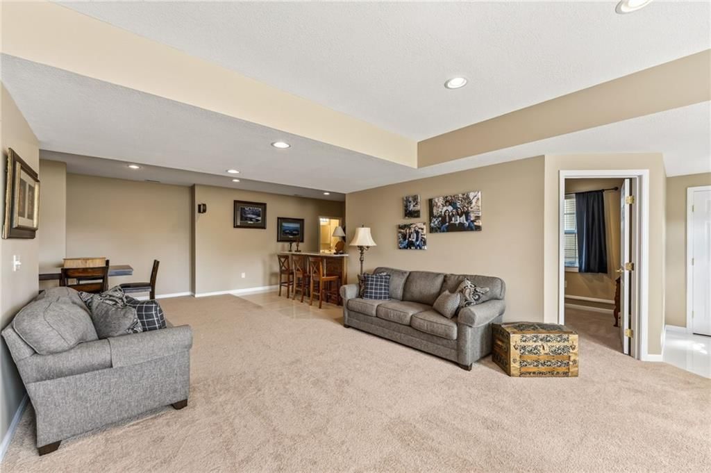 1126 N Glenview Avenue — photo 31