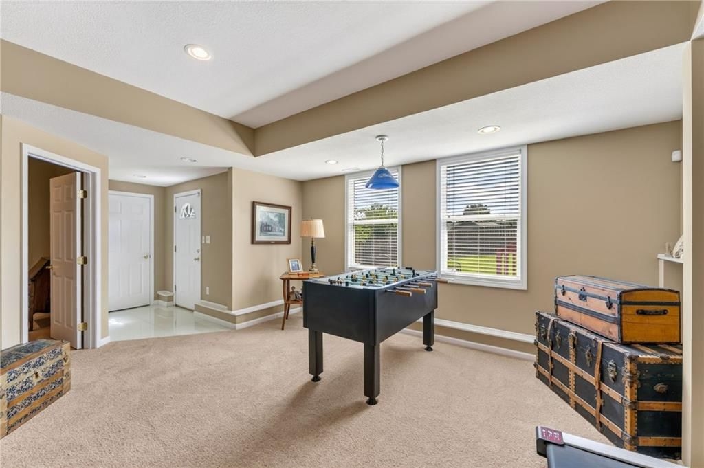 1126 N Glenview Avenue — photo 32