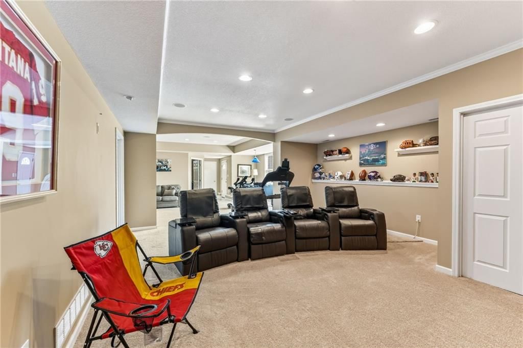 1126 N Glenview Avenue — photo 34