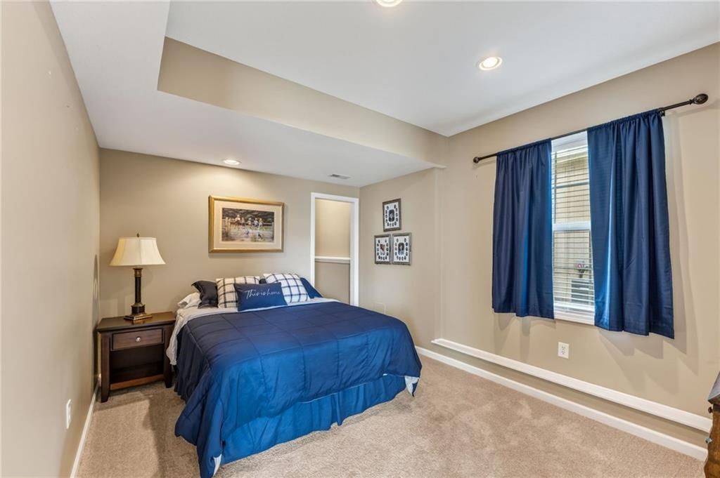 1126 N Glenview Avenue — photo 35
