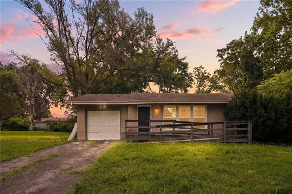 6537 Sears Drive — photo 2