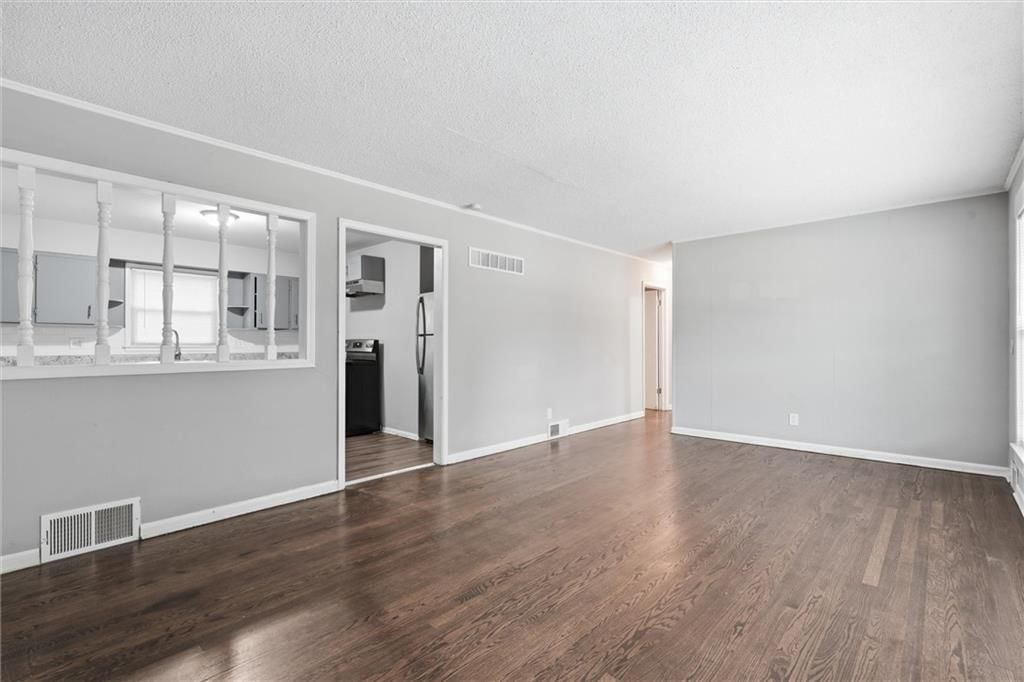 6537 Sears Drive — photo 4