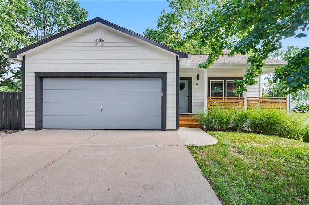 321 Dearborn Street, Baldwin City, KS