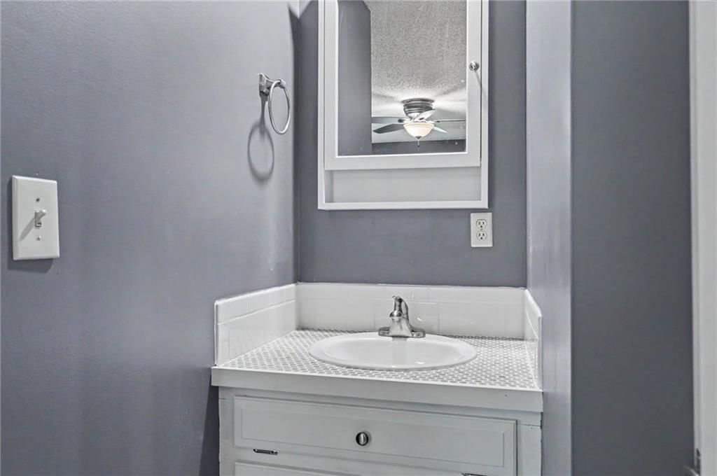 321 Dearborn Street — photo 15