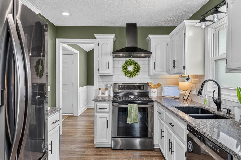 503 NEWPORT Drive — photo 9