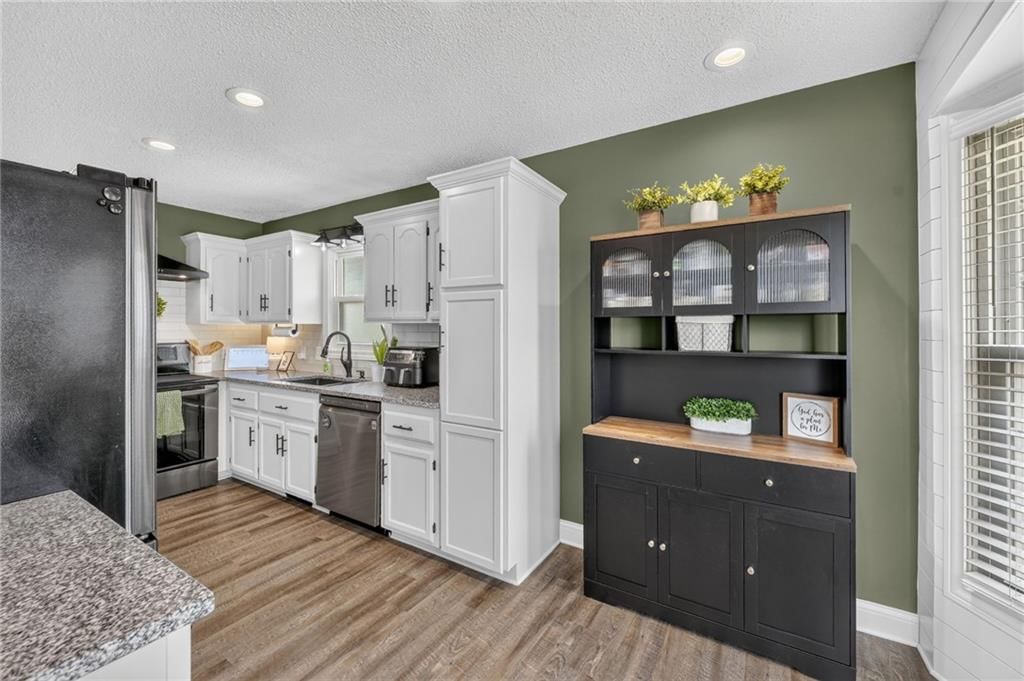 503 NEWPORT Drive — photo 15