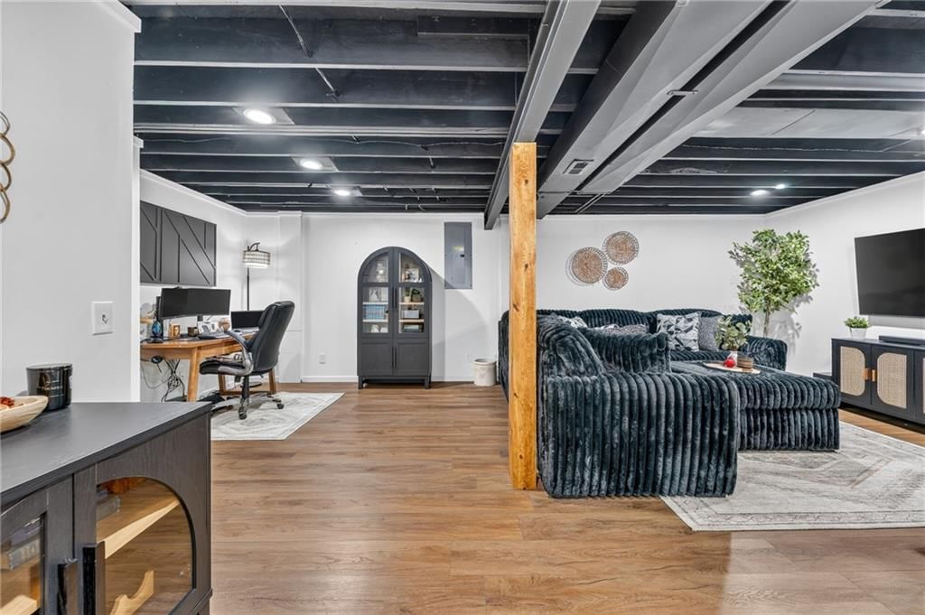 503 NEWPORT Drive — photo 29