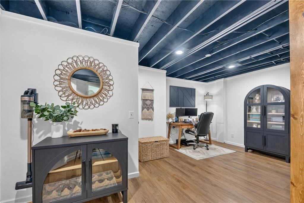 503 NEWPORT Drive — photo 30