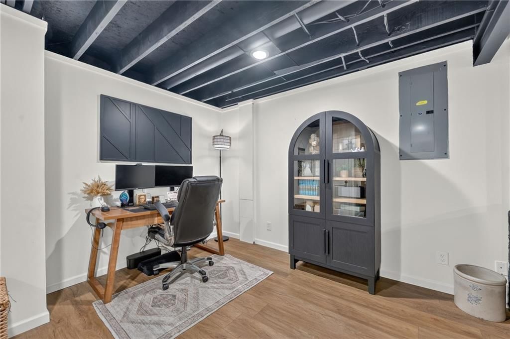 503 NEWPORT Drive — photo 31