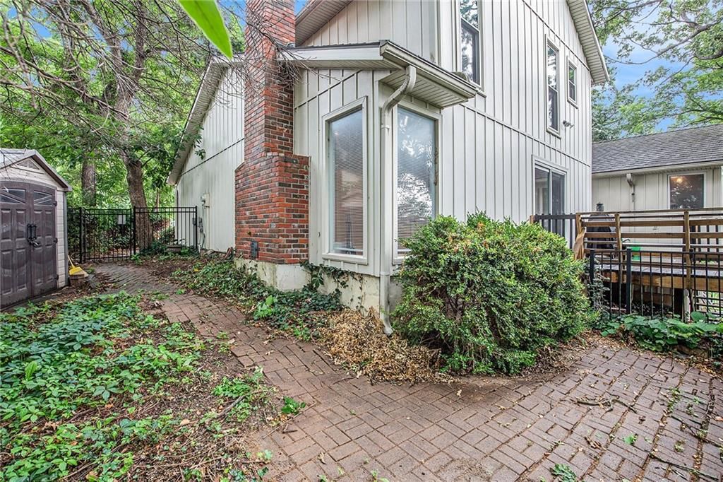 13805 W 78th Terrace — photo 3