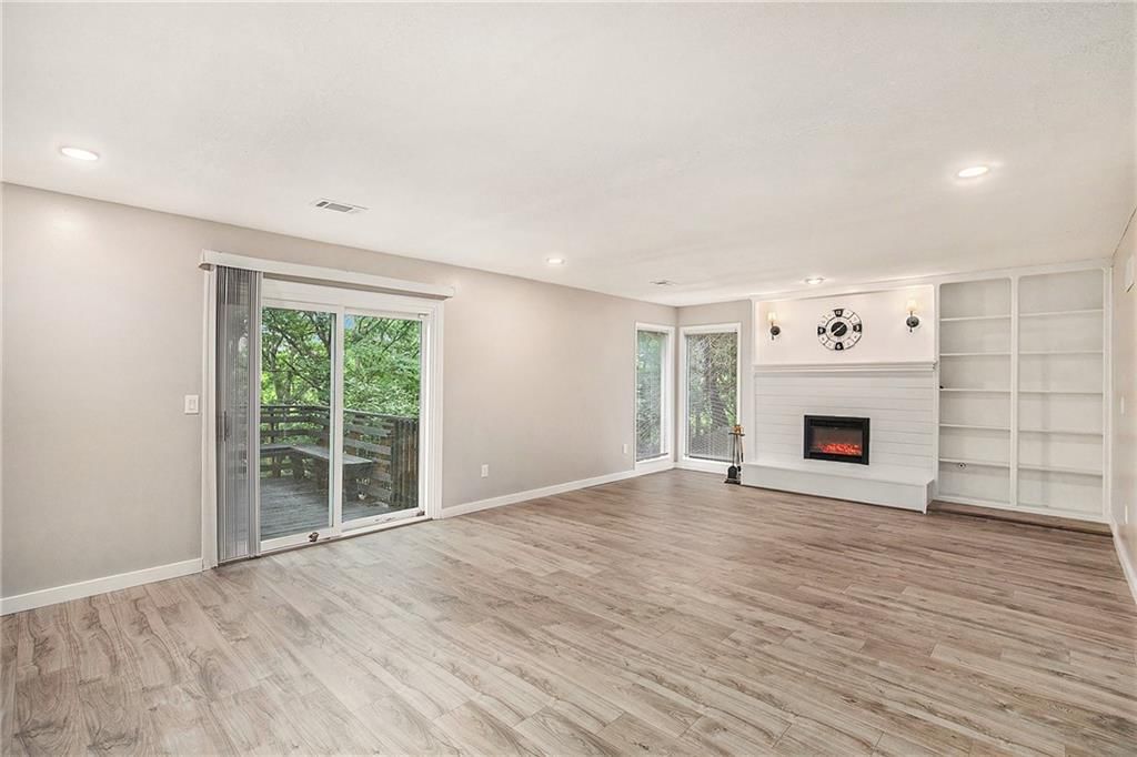 13805 W 78th Terrace — photo 6