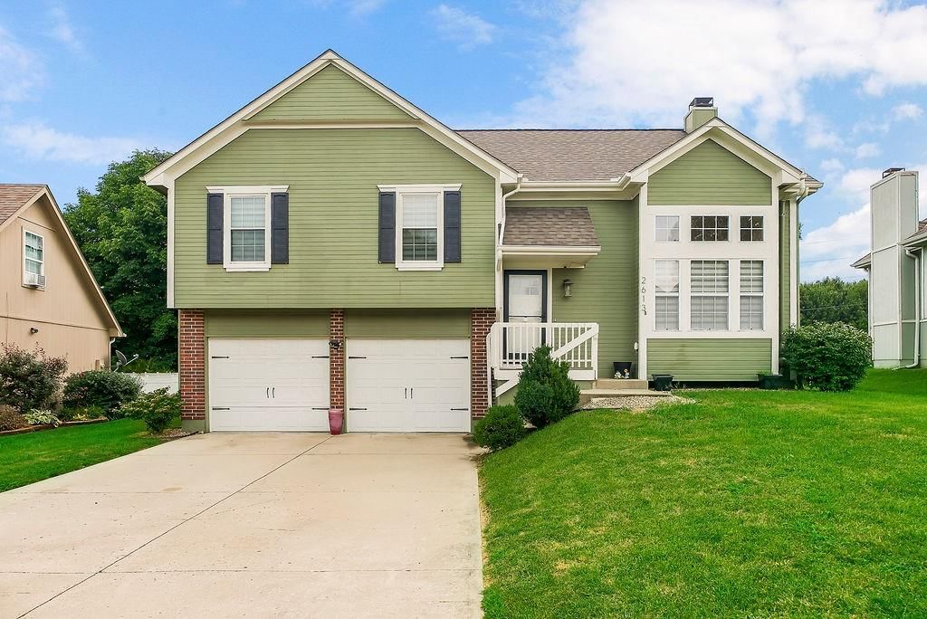 2613 SE Winchester Drive — photo 1