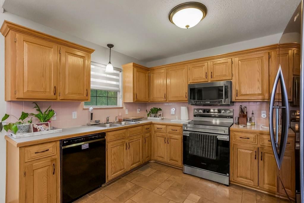 2613 SE Winchester Drive — photo 7