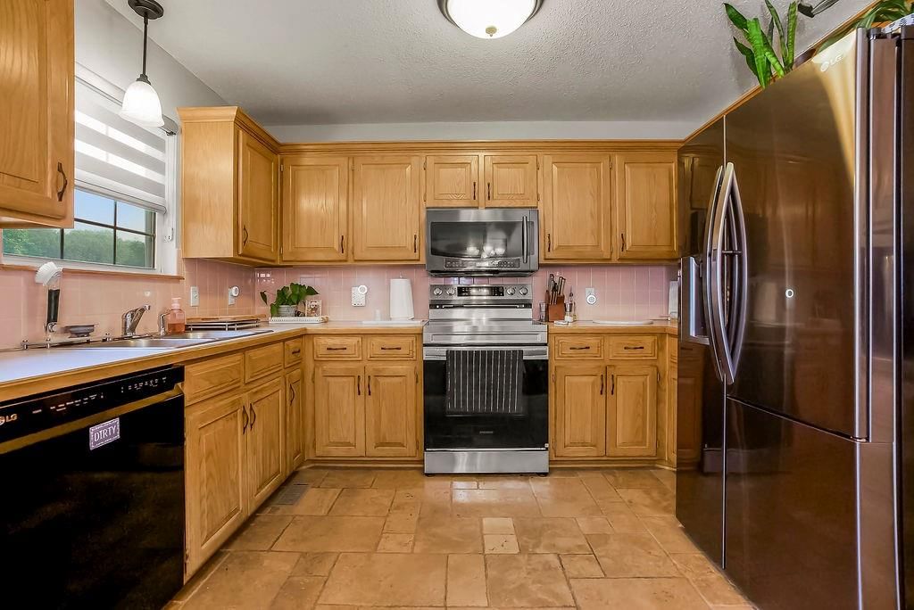 2613 SE Winchester Drive — photo 9