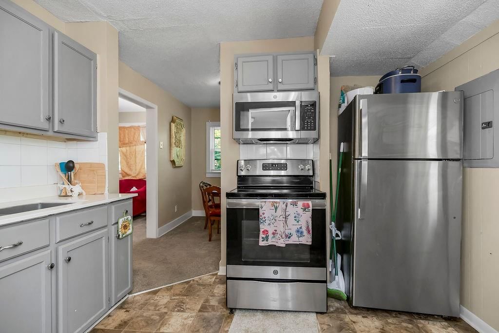 8106 MCGEE Street — photo 7