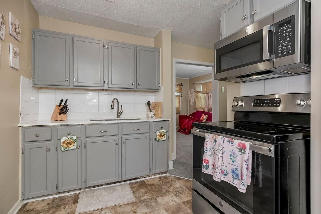 8106 MCGEE Street — photo 8