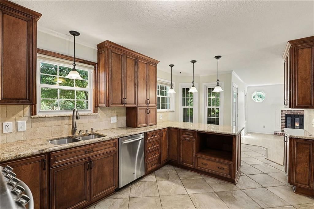 722 Deerfield Street — photo 2