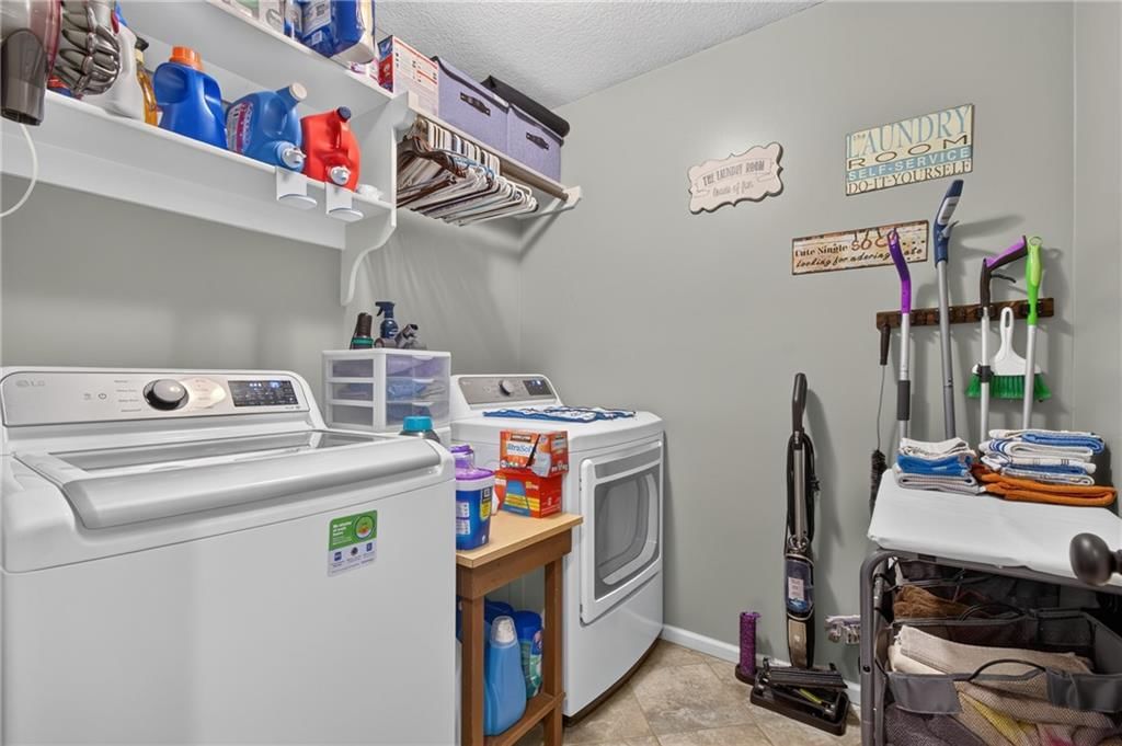 420 Meadowlark Drive — photo 31